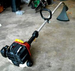 HOMELITE TRIMMER 001.jpg